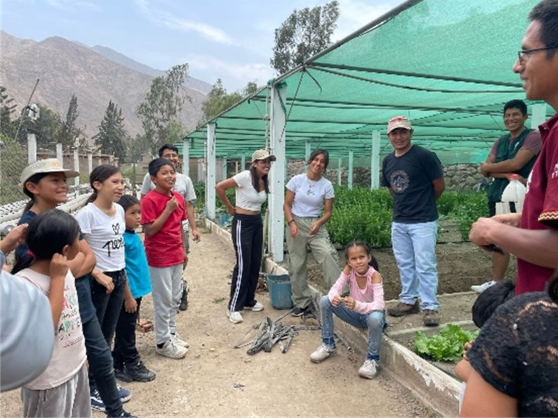 Cultivando Esperanza: Estudiantes Universitarios, Niñas y Niños Unidospor la Agricultura Sostenible en la Aldea Infantil Westfalia Kinderdorf